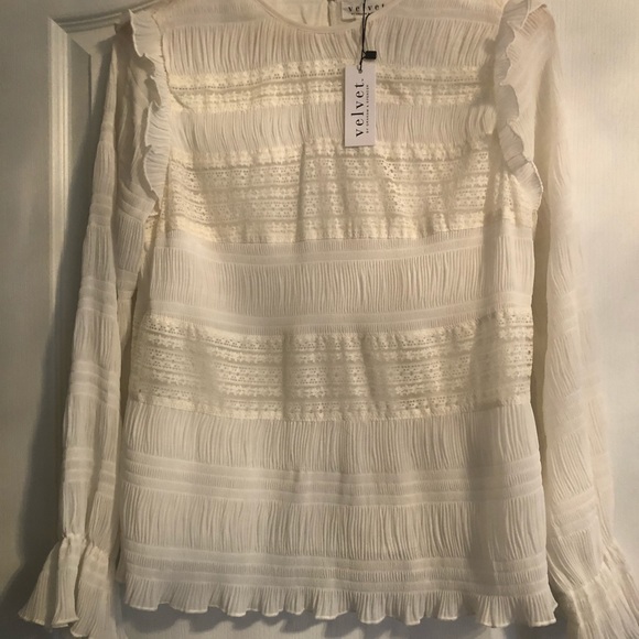 Velvet by graham & spencer blouse size medium cream/white colour. - Picture 1 of 6